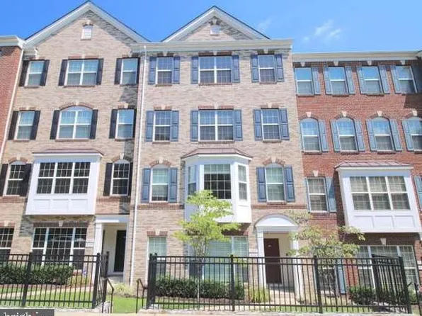 15259 Leicestershire St, Woodbridge, VA 22191