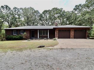 31061 Oak Ridge Dr, Lebanon, MO 65536