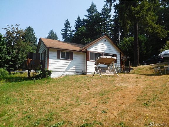4th image of 3742 28th Ave E