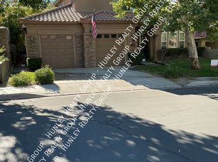 16237 Maricopa Ln, Apple Valley, CA 92307