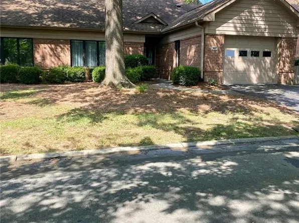 307 Hollybrook Dr, Bermuda Run, NC 27006