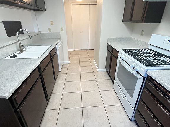 5th image of 1708 E G St Unit A