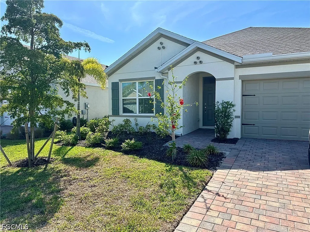 3 bed, 2.0 bath, 1672 sqft, $3,500 — Photo 2