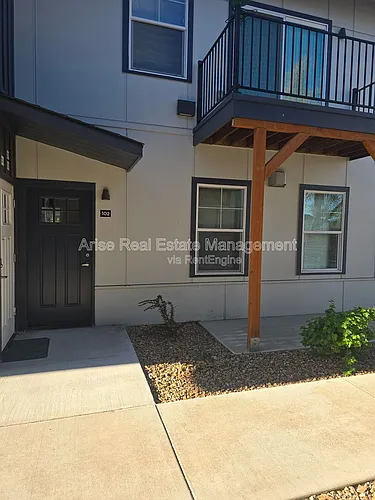 1510 SW Juniper Ave Photo 1