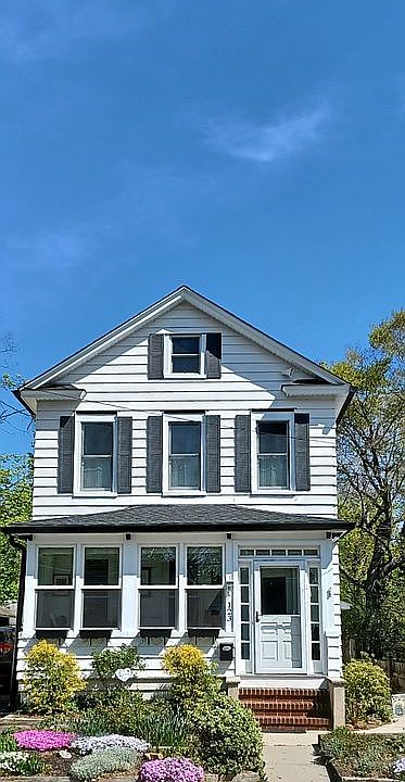 2nd image of 123 Mechanic St