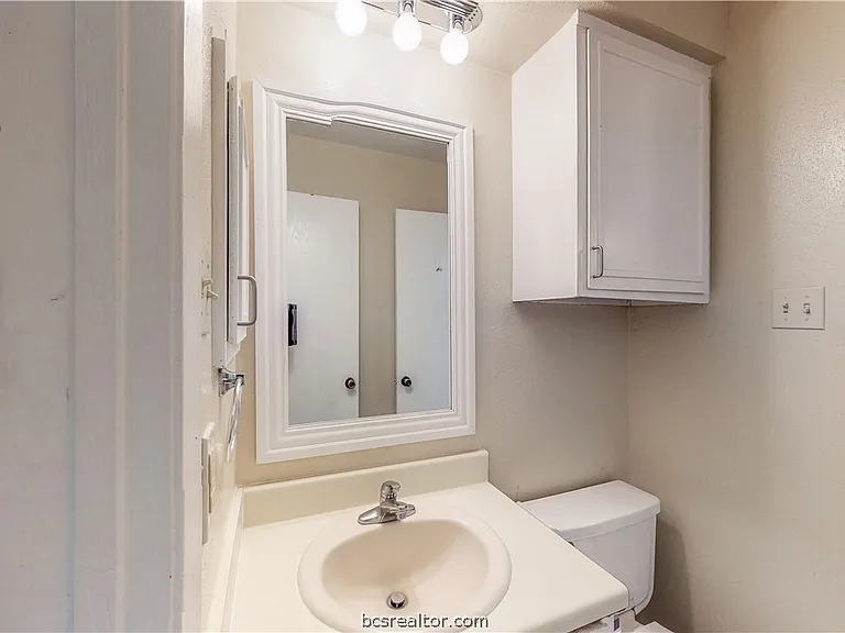 303 Manuel Dr #C — Photo 17