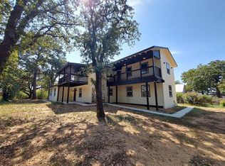 313 W Mistletoe Dr, Kennedale, TX 76060