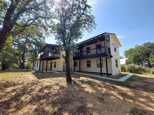 313 W Mistletoe Dr, Kennedale, TX 76060