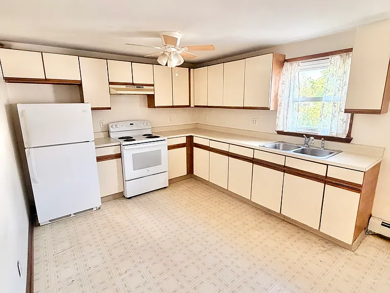 1014 Park Ave #2 — Photo 2