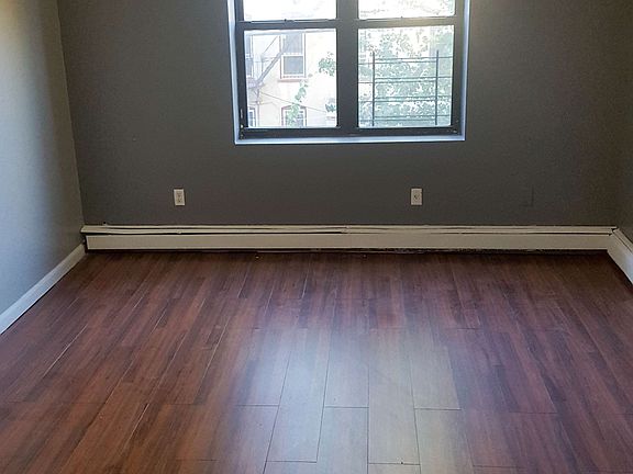 4th image of 385 Sumpter St #3