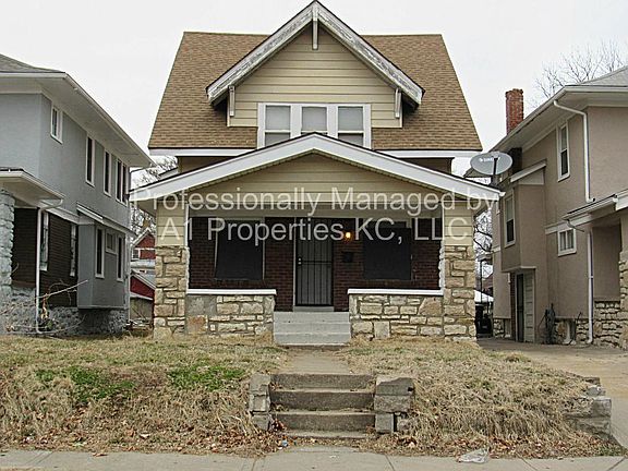 2nd image of 2928 E 30th St