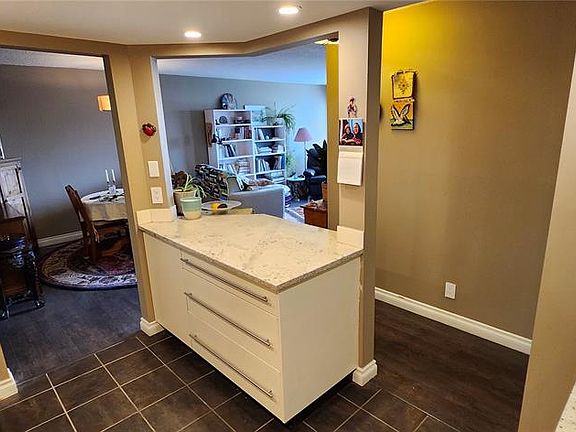 4th image of UNIT 1007-311 6th AVENUE N