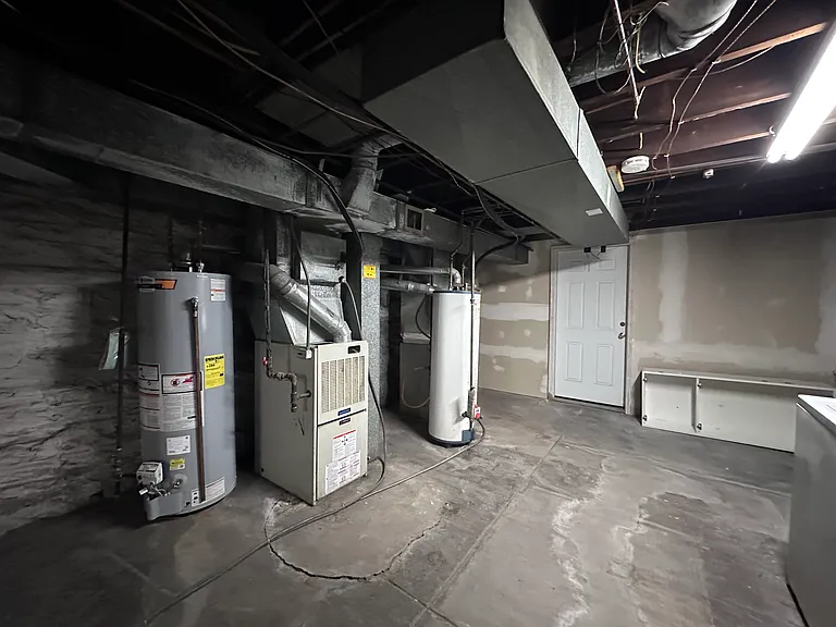 3704 Fairview Ave #2W — Photo 31