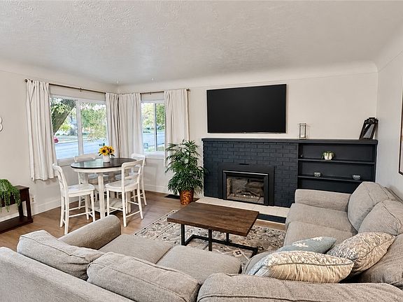 3rd image of 1011 N 22nd St