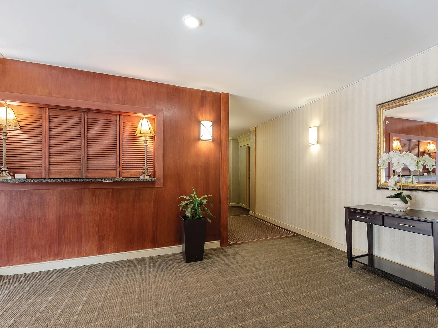 Peninsula Place — Photo 4