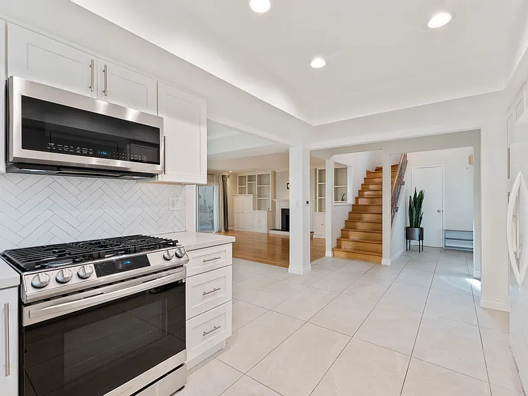 4208 Morro Dr — Photo 12