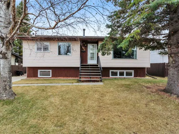5751 W 55th St, Rocky Mountain House, AB T4T 1J7