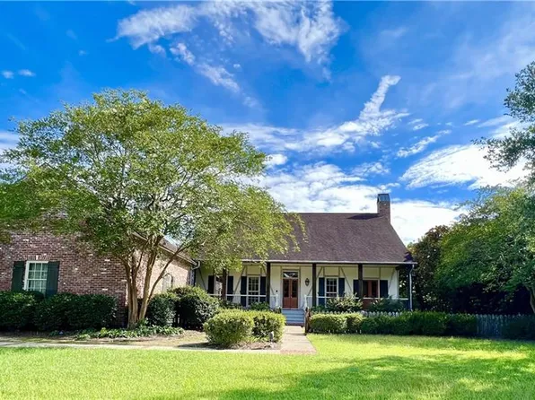 196 Forest Oaks Dr, New Orleans, LA 70131