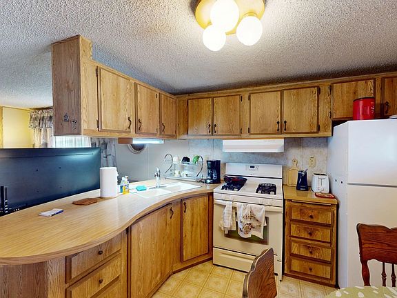 3rd image of 109 Verna St