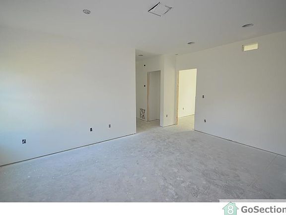 3rd image of 307 Nogales St