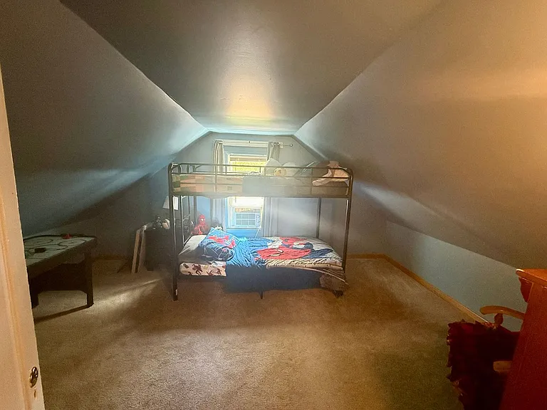 805 E Bridge St — Photo 5