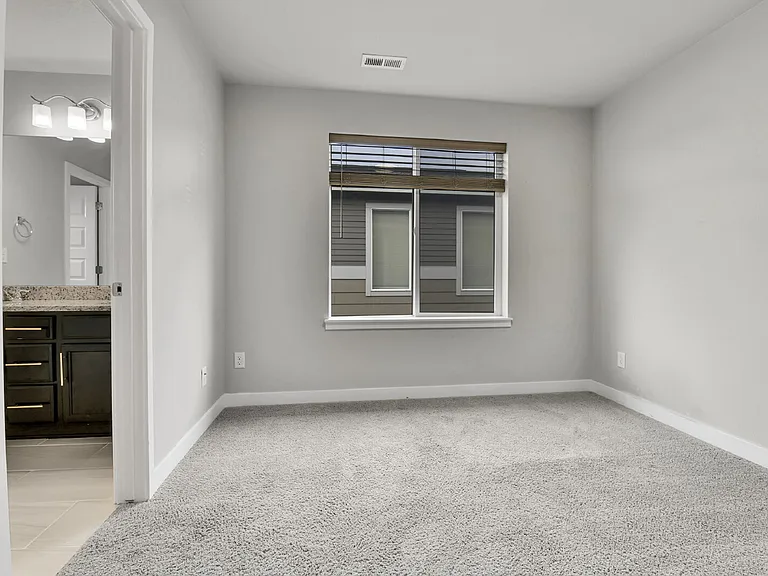 2350 S Troy Ct — Photo 33