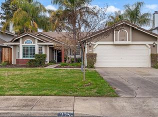 225 Fullerton Dr, Turlock, CA 95382