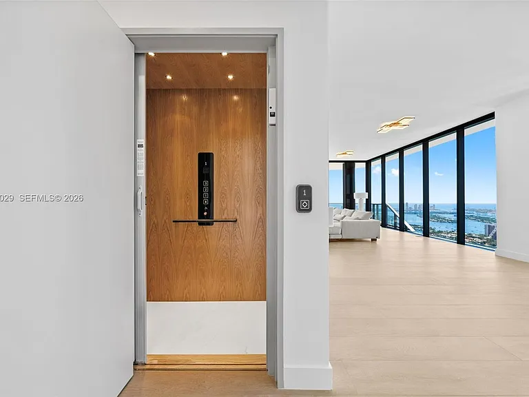 700 NE 24th St #Penthouse 6005 — Photo 6