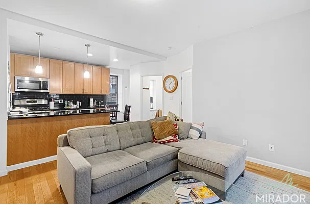 Rented by Mirador Real Estate | media 3