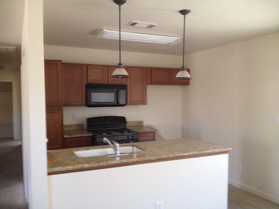 2nd image of 4404 Huth St