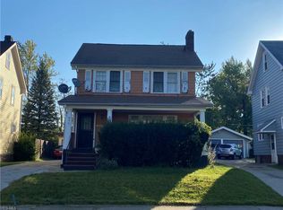 877 Selwyn Rd, Cleveland Heights, OH 44112