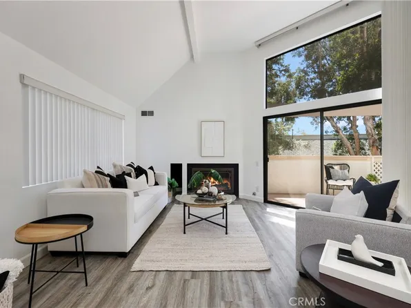 190 N Singingwood St Unit 1, Orange, CA 92869