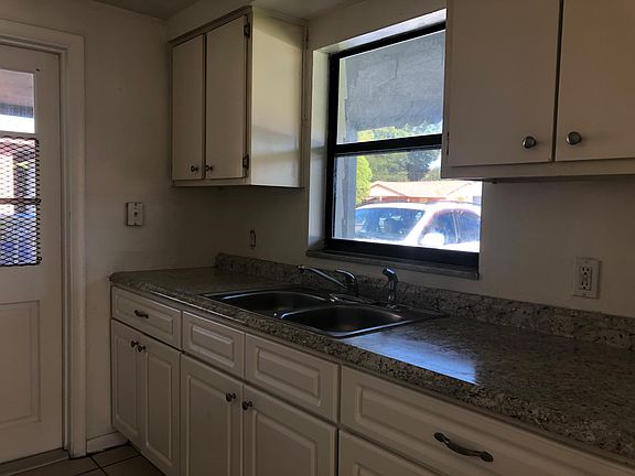 4th image of 4521 Ashmore Dr