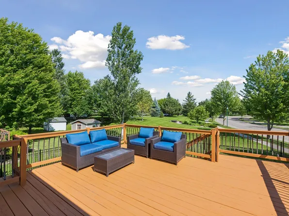 2229 Grimm Rd, Chaska, MN 55318