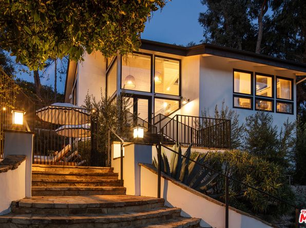554 Mountain Green Dr, Calabasas, CA 91302