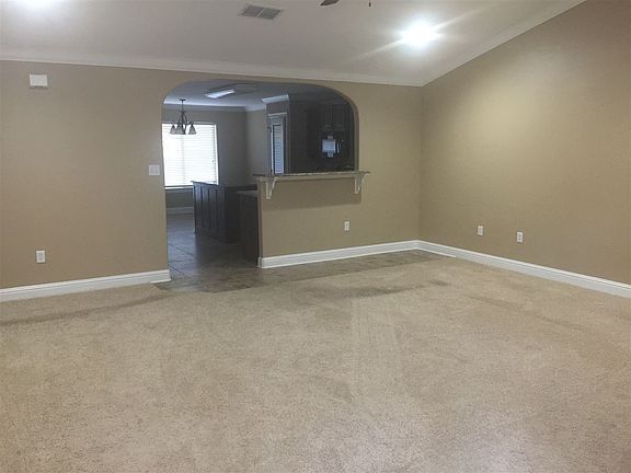 3rd image of 1700 Yellowstone Dr