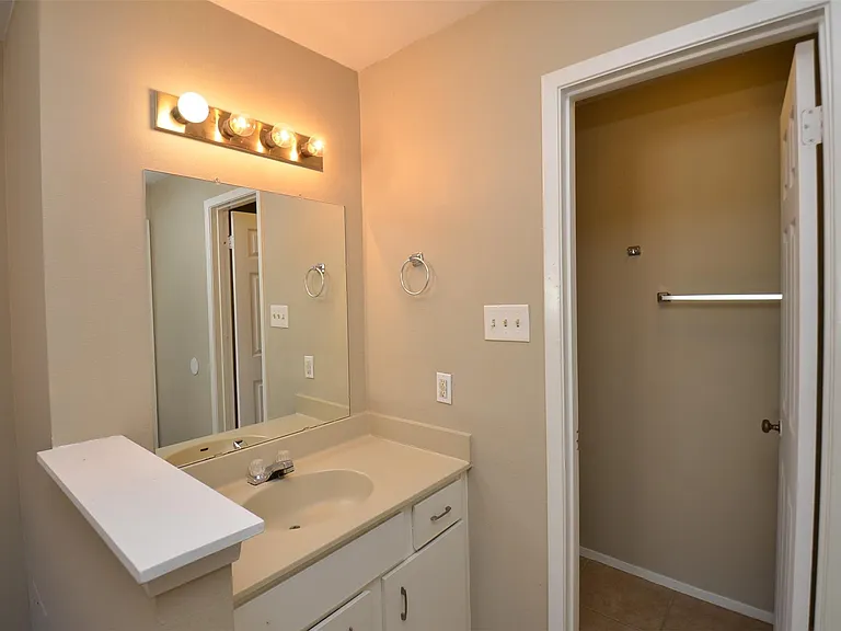 5993 Allday Dr #B — Photo 38