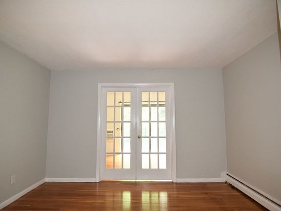 3rd image of 10 Linda Ln APT 3-6