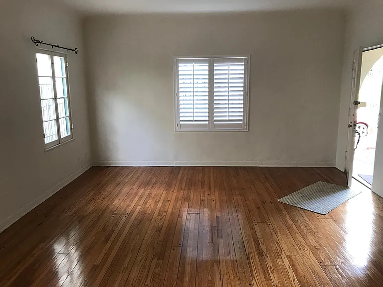 8366 Blackburn Ave — Photo 21