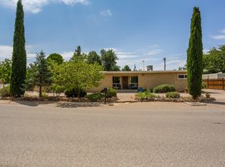 330 Pueblo Solano Rd NW, Los Ranchos De Albuquerque, NM 87107