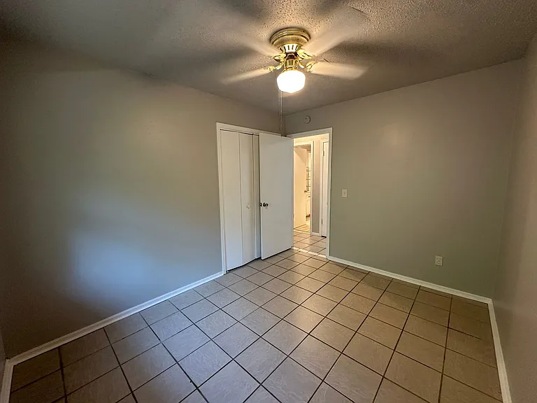 312 S Avery Dr — Photo 44