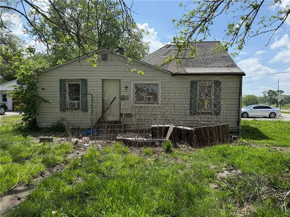 3801 E Hickory St, Decatur, IL 62526