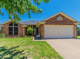 532 Bluebonnet Ct, Burleson, TX 76028