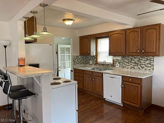 5th image of 2903 18th St NW