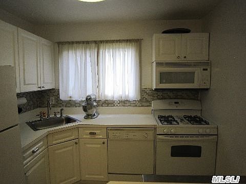 2nd image of 984 Fenwood Dr APT 1