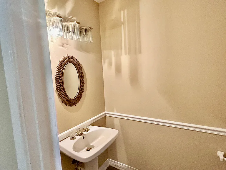640 Wedgewood Dr — Photo 8