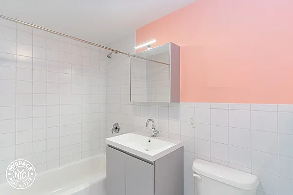 Rented by MySpaceNYC | media 25