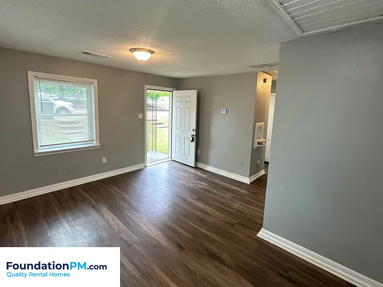 1411 Semmes St — Photo 7