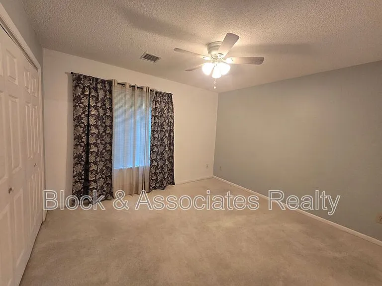 606 English Ct — Photo 8