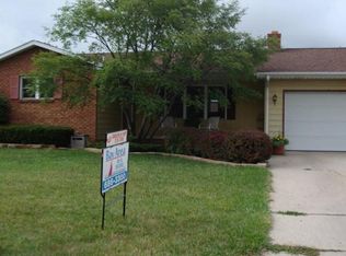 1012 Sterling Ct, Bay City, MI 48706